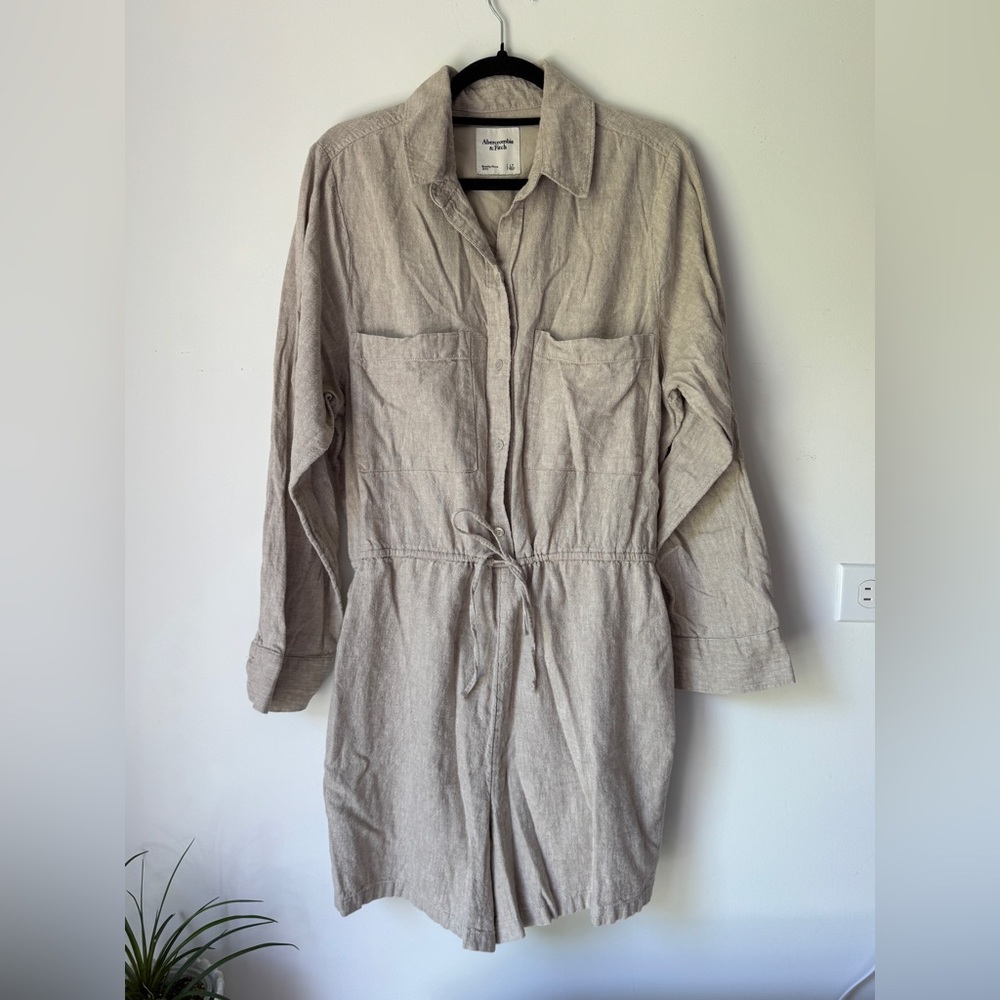Abercrombie and Fitch Light linen blend romper size L